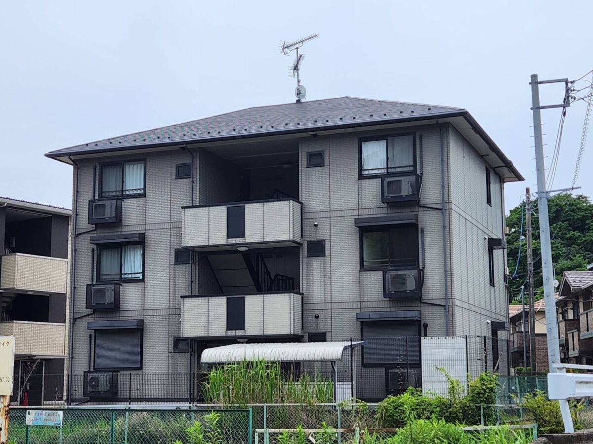 耐候性と外観の見た目を兼ね備えたアパートへ
