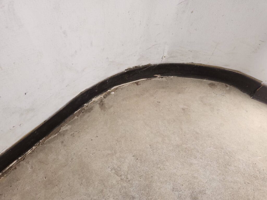 階段室壁(内部)