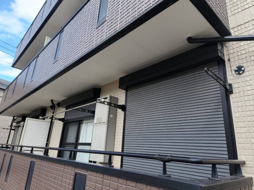 付帯などの箇所も外壁・屋根と同じく無機塗料で施工しました。その為付帯部分だけ先に劣化せず綺麗なまま長続きします。