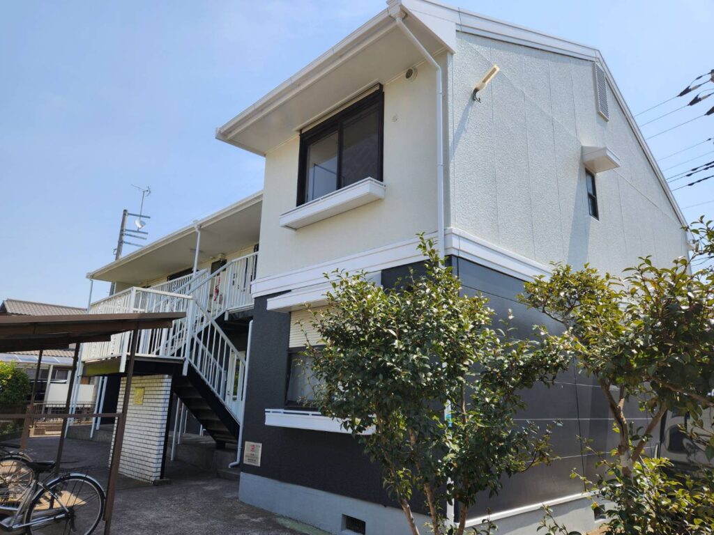 塗替え前は空室がありましたが塗装後、満室に。新規入居者様も住みたいと思って頂ける美観に。