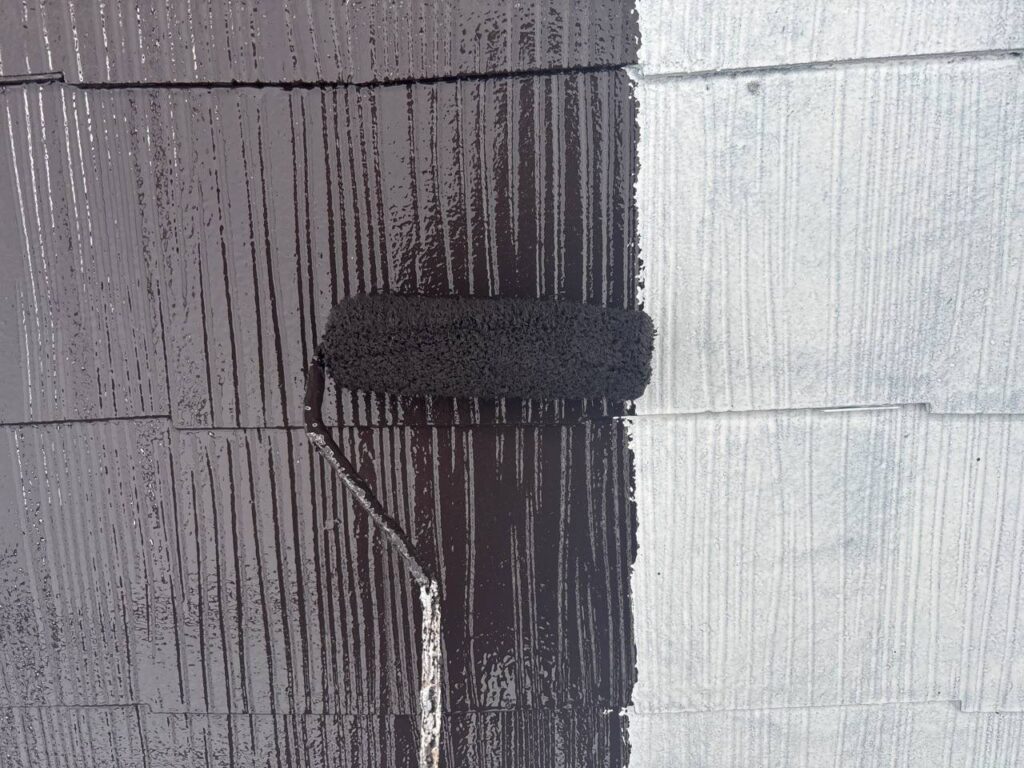 中塗り施工中