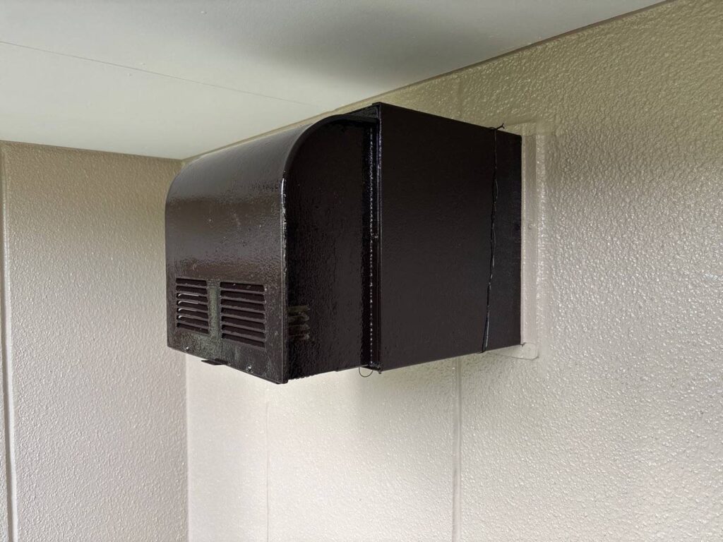 換気扇フード塗装完了