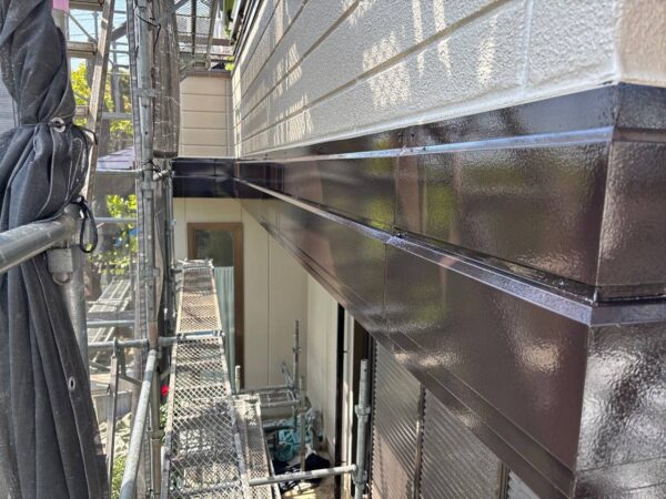 千葉県市原市H様邸　付帯塗装（破風・横樋・縦樋・帯板・雨戸塗装）