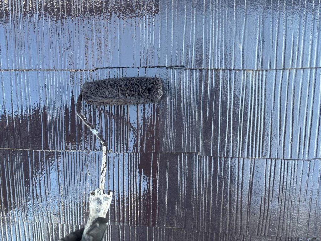 上塗り施工中