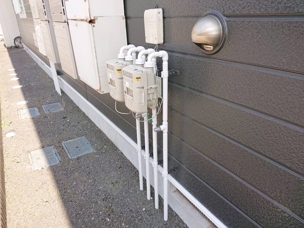 付帯なども外壁や屋根と同じく無機塗料で仕上げました。いくら外壁や屋根をいい塗料で塗ったとしても付帯部分の塗料のランクを下げてしまうと付帯部分だけ劣化してしまい家全体のバランスが悪くなってしまいます。