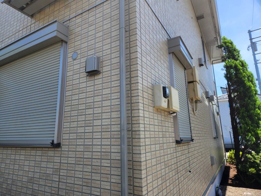 付帯部分も外壁や屋根と同じく無機塗料で仕上げました。外壁などと一緒に塗装することで全体のバランスが良くなり、見た目もより綺麗に見えます。