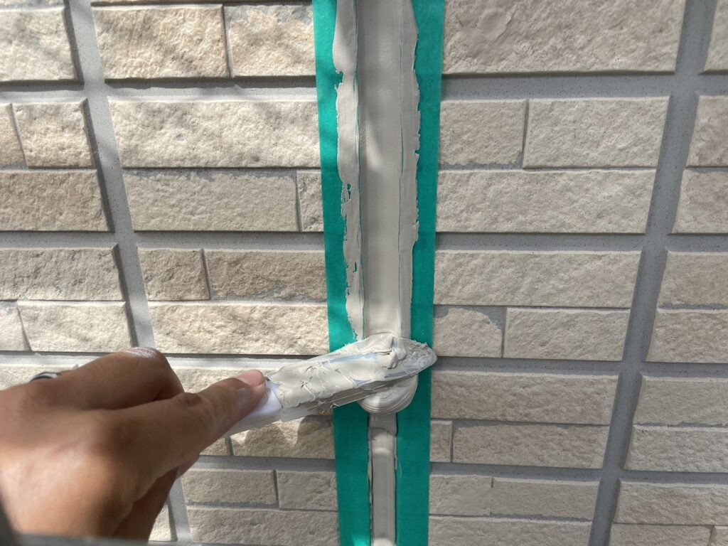 コーキング仕上げ作業