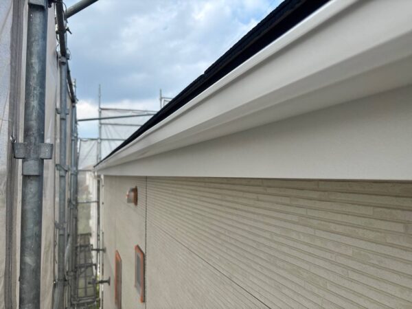 千葉県市原市S様邸　付帯塗装（軒天・破風板・横樋塗装）