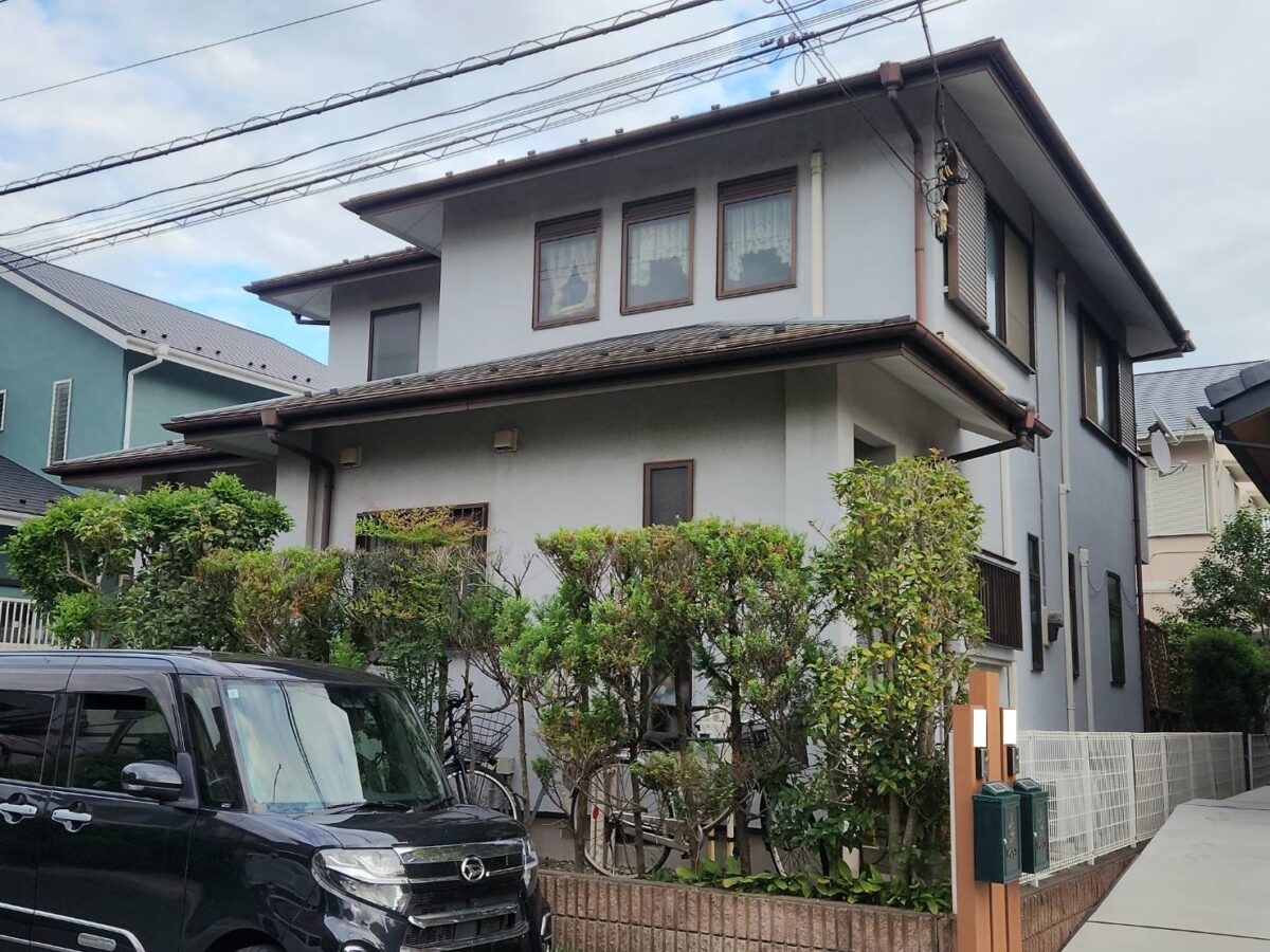 無機塗料で耐候性と暖かみのある外観へ