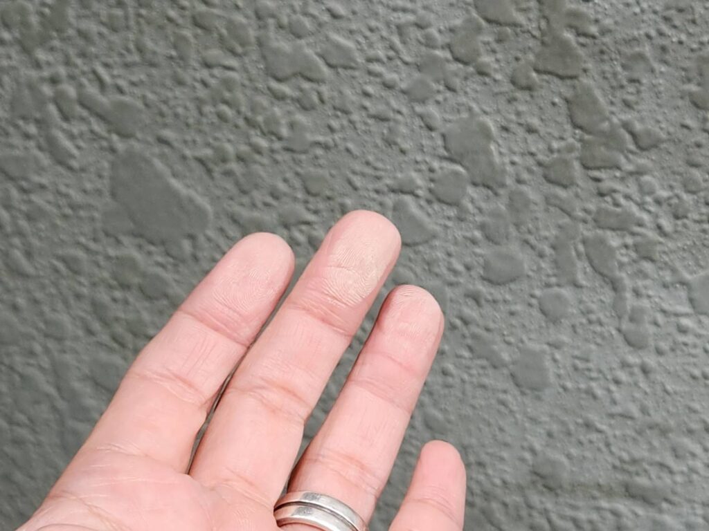 外壁(チョーキング)