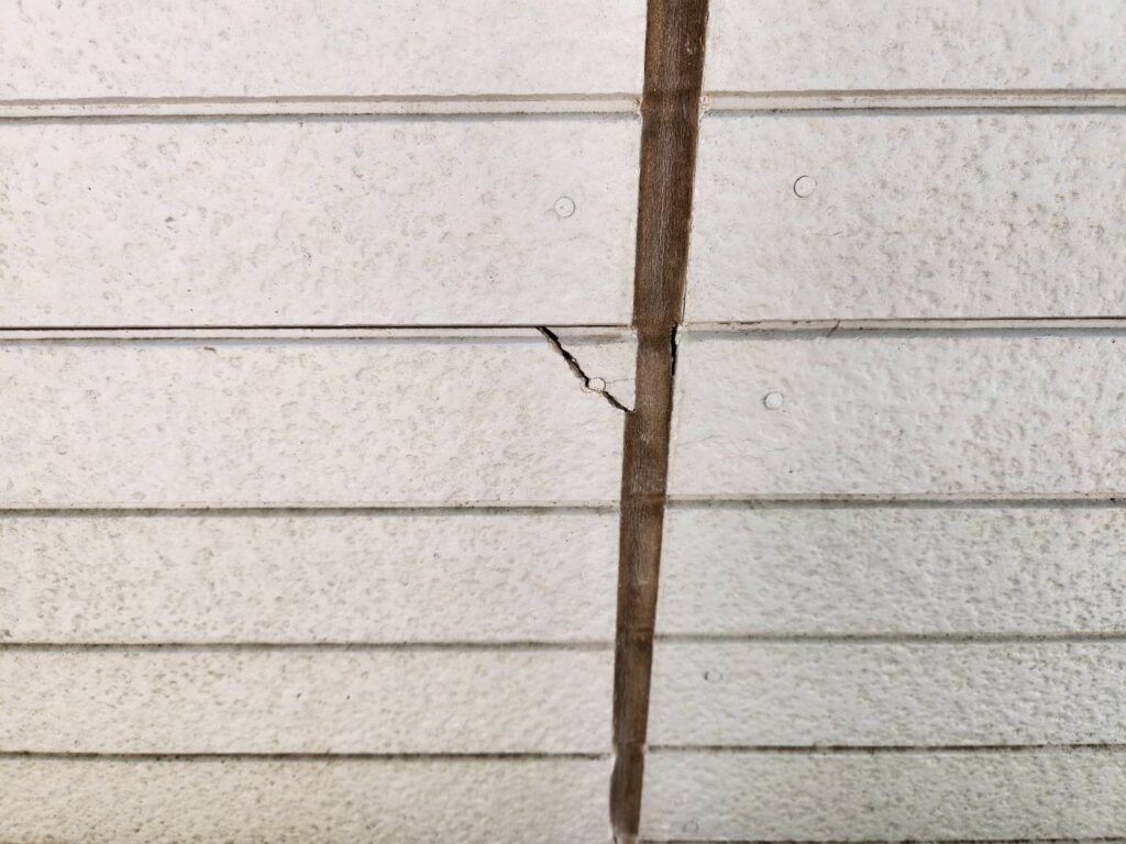 外壁(クラック)