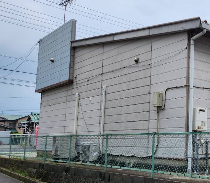 無機塗料で長持ちと美観を両立した店舗外壁に