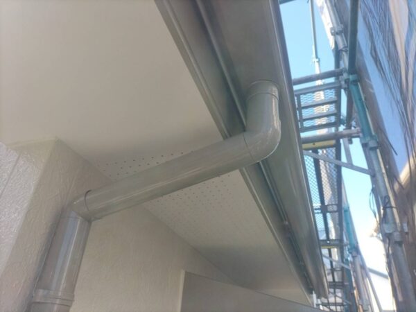 千葉県市原市Y様邸 付帯塗装(縦樋・シャッターボックス・出窓塗装)