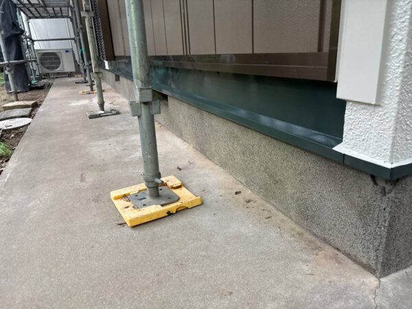 千葉県市原市I様邸 付帯塗装(帯板・ガスメーターパイプ・水切り塗装)