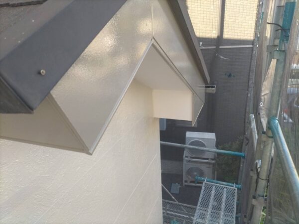 千葉県市原市Y様邸　付帯塗装（破風板・横樋塗装）