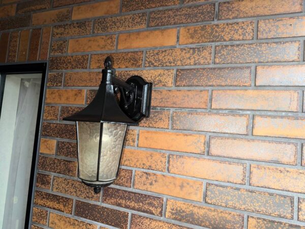 千葉県市原市H様邸　付帯塗装（換気口・水切り・外灯塗装）