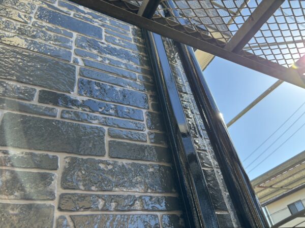 千葉県市原市M様邸　付帯塗装（ガスメーターパイプ・ポスト・外灯・庇・スリムダクト塗装）