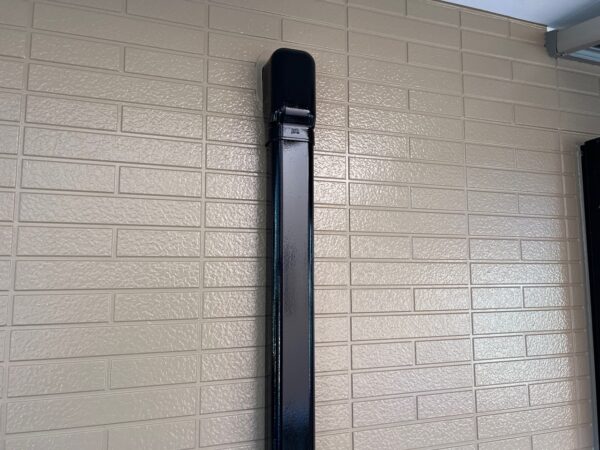 千葉県市原市S様邸　付帯塗装（雨戸・戸袋・化粧モール・霧除け・水切り・スリムダクト塗装）
