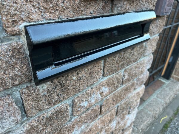 千葉県市原市S様邸　付帯塗装（換気口・ポスト・外灯・ガスメーターパイプ・物干し金具塗装）