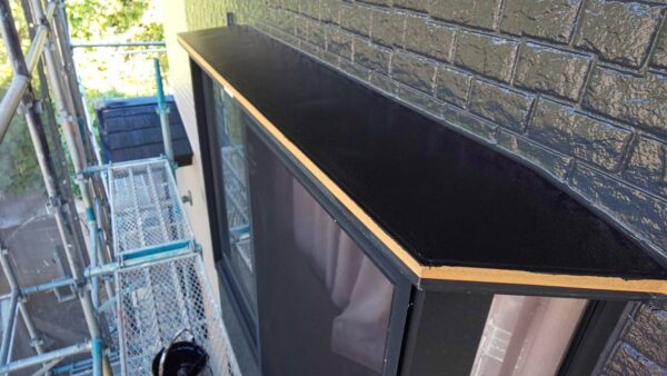 千葉県袖ケ浦市I様邸　付帯塗装（ポスト・水切り・出窓塗装）