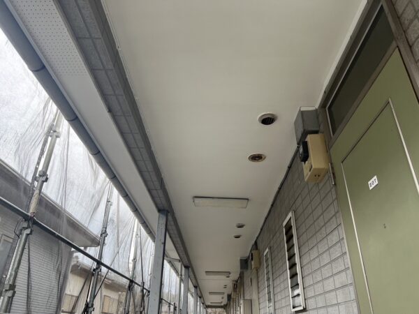 千葉県市原市アパート　付帯塗装（軒天塗装）