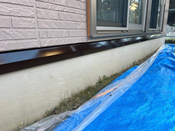 千葉県市原市H様邸　付帯塗装（水切り・玄関外灯・換気口・ガスメーターパイプ塗装）