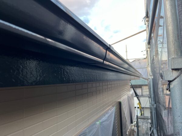 千葉県市原市S様邸　付帯塗装（破風・横樋・縦樋塗装）