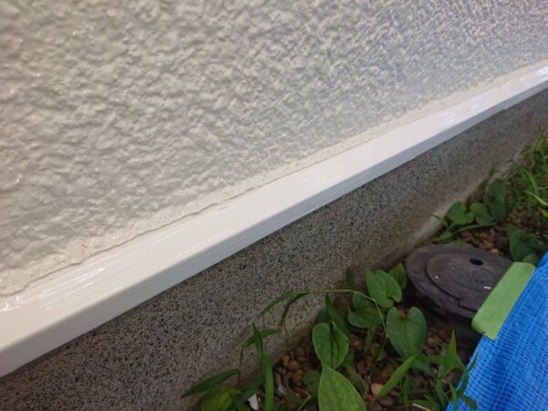 千葉県市原市N様邸　付帯塗装（雨戸・ガスメーターパイプ・水切り塗装）