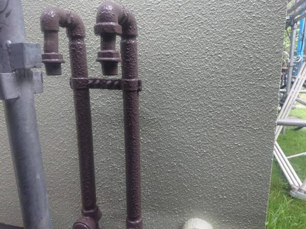 千葉県市原市M様邸　付帯塗装（ガス管・外灯塗装）