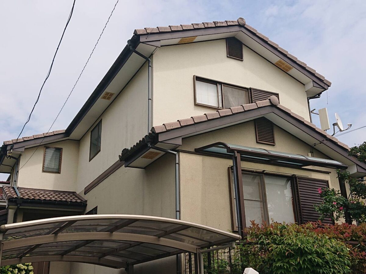 和洋が融合する住まいに重厚感と清潔感の調和を