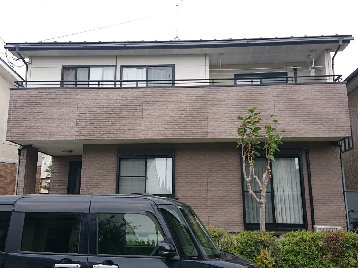 新築のようなコントラストが美しいモダン外装