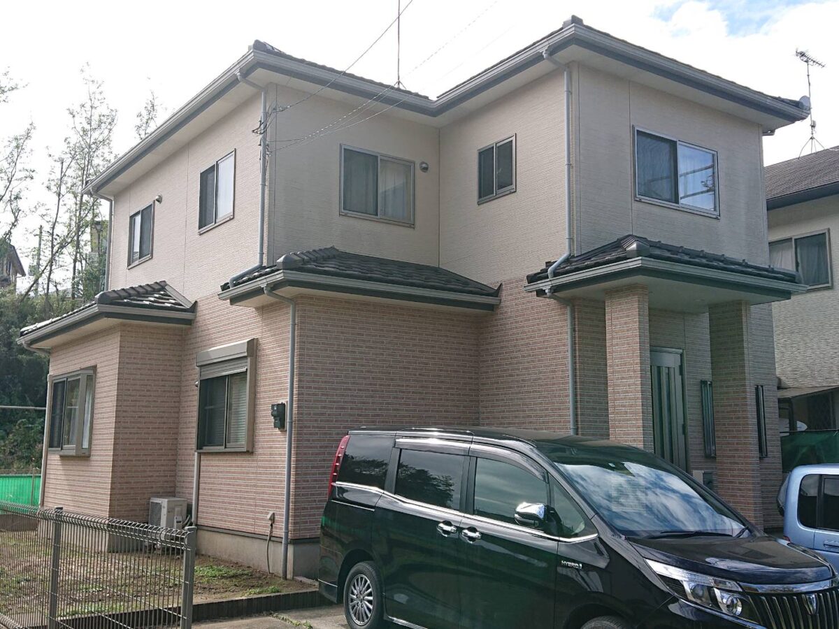 街並みに映える優しいモノトーンカラー