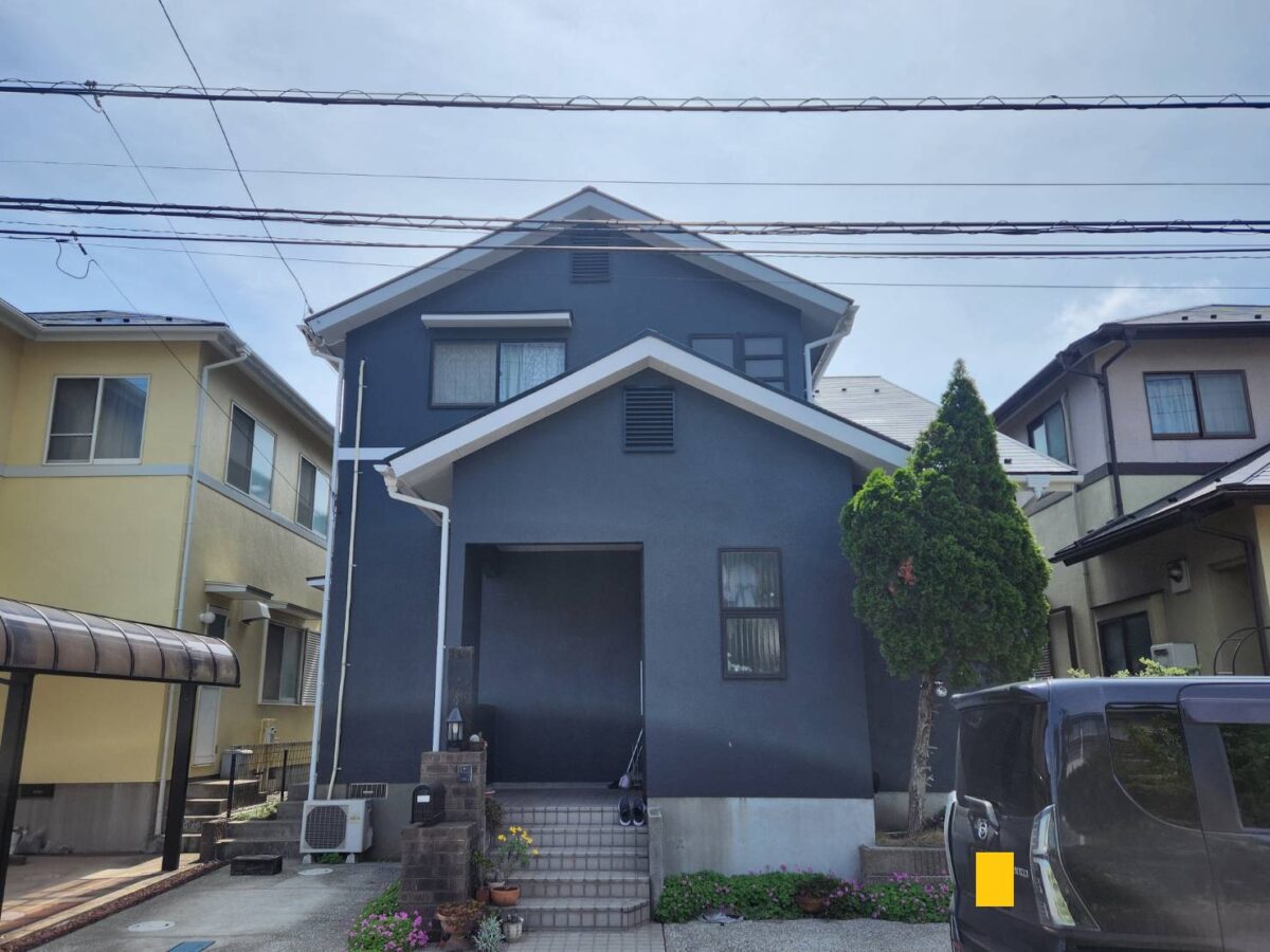 トレンドのネイビーで外観を一新