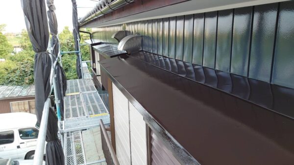 千葉県市原市S様邸　付帯塗装（破風板・縦樋・雨戸・戸袋・換気扇フード・霧除け塗装）