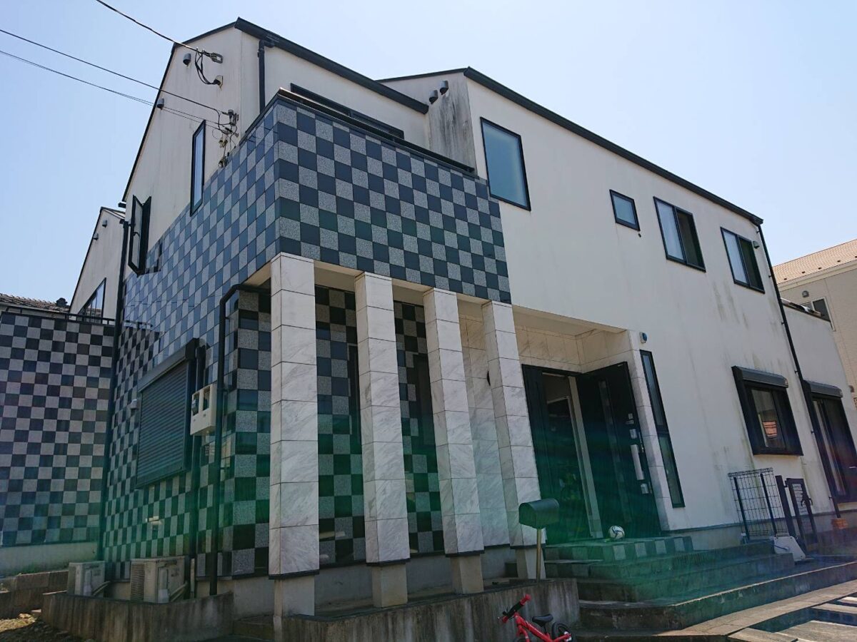 白が導く、凛とした佇まい