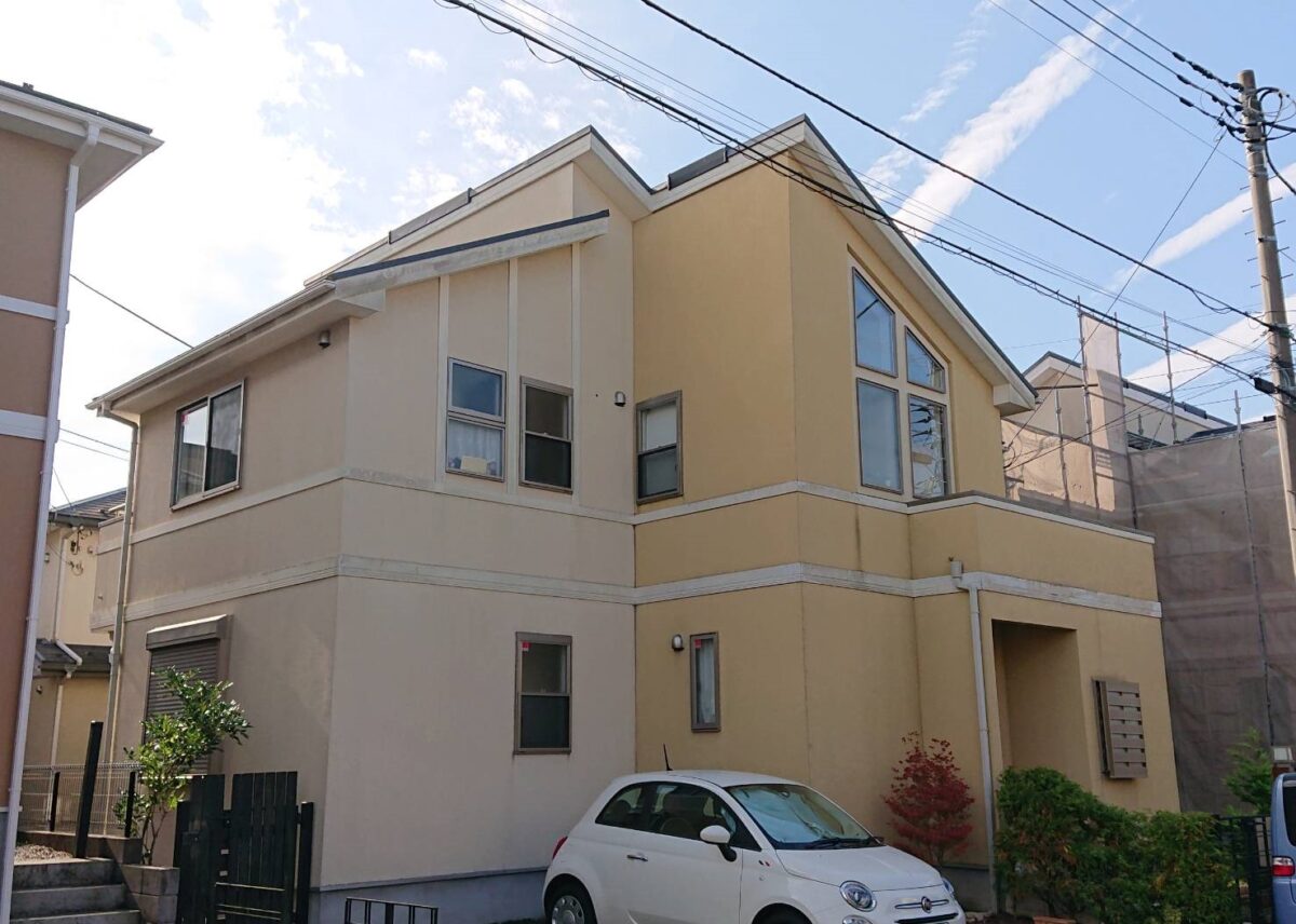 コントラストが美しい住まいの新しい輪郭