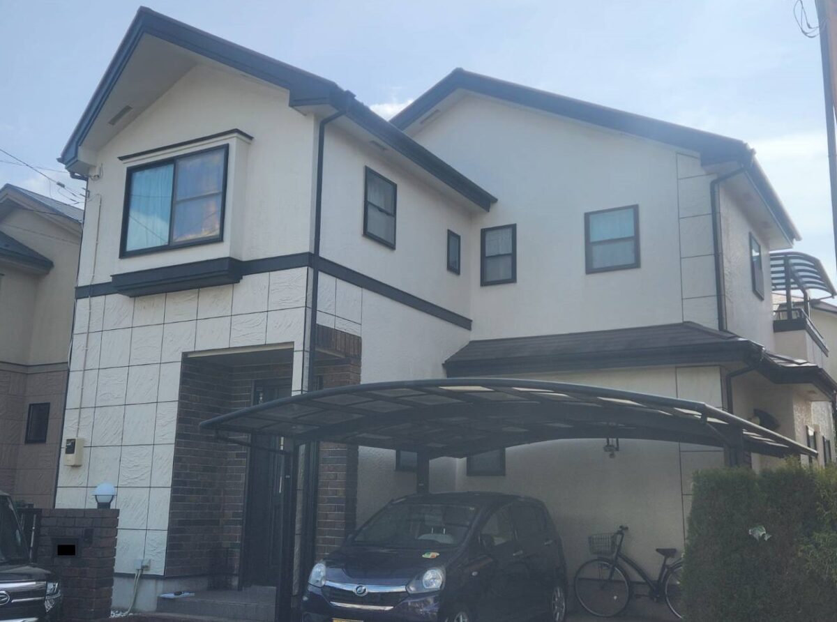 街並みに溶け込みつつも一際目を引く品格のある住まい