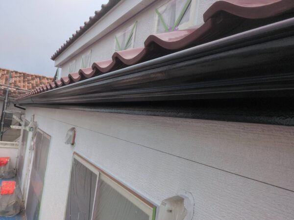 千葉県市原市K様邸　付帯塗装（破風板・横樋塗装）