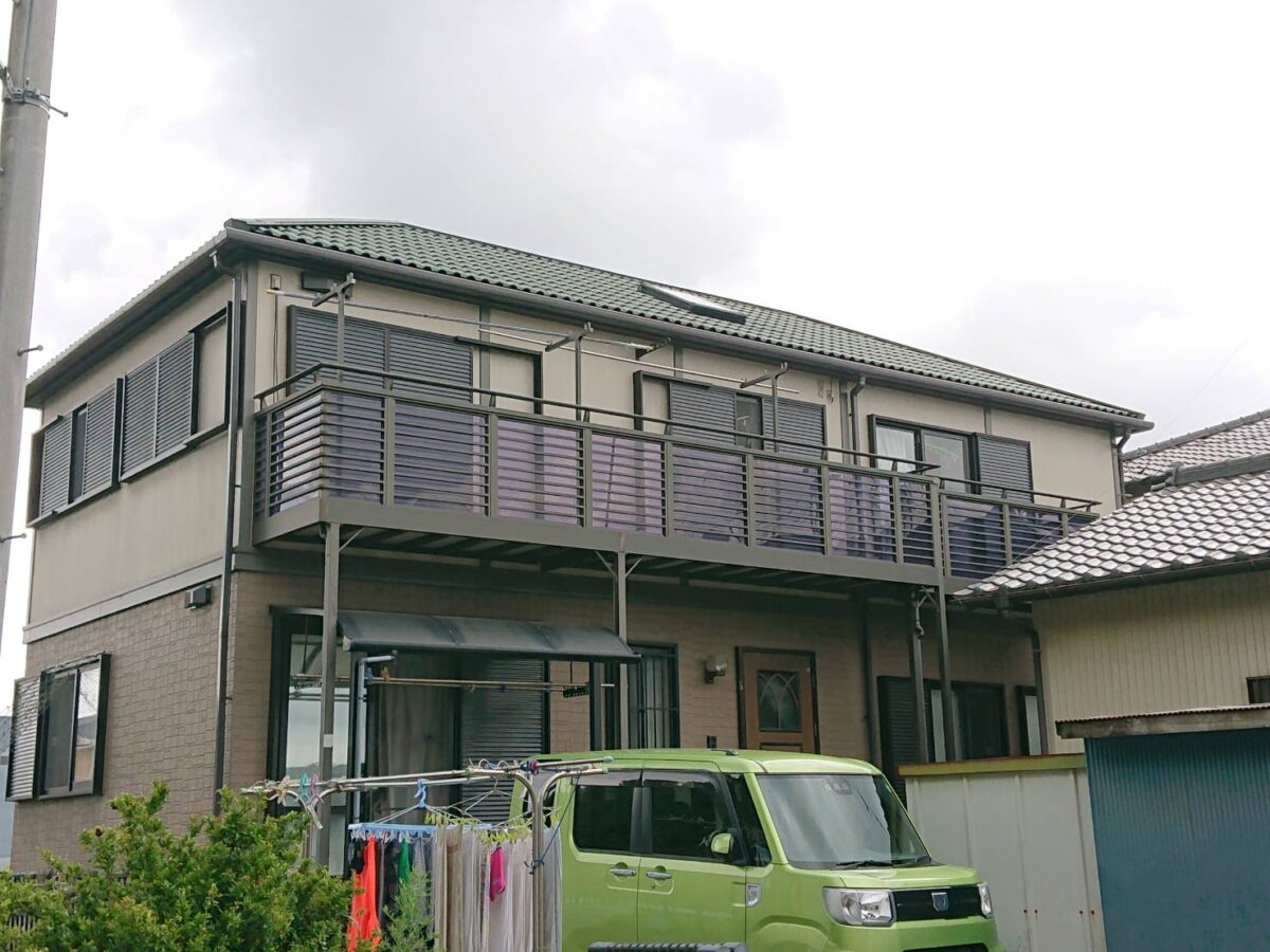 バイカラーで魅せる重厚感溢れる都会派モダン