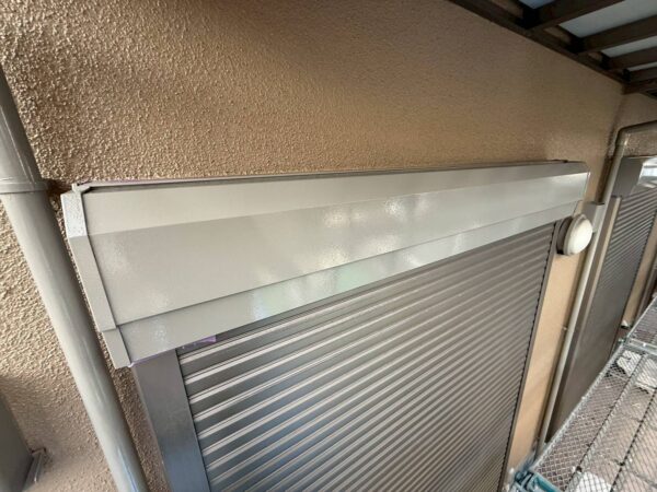 千葉県千葉市H様邸　付帯塗装（シャッターBOX・ライト・スリムダクト塗装）