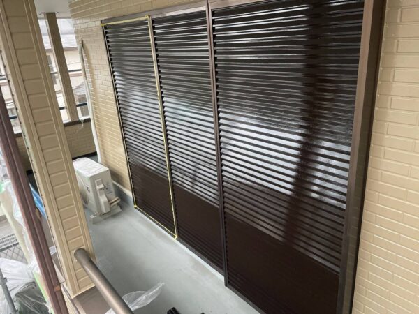 千葉県市原市T様邸　付帯塗装（破風板・横樋・雨戸塗装）