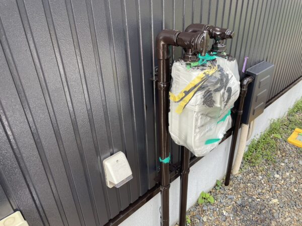千葉県市原市I様邸　付帯塗装（スリムダクト・ガスメーターパイプ塗装）