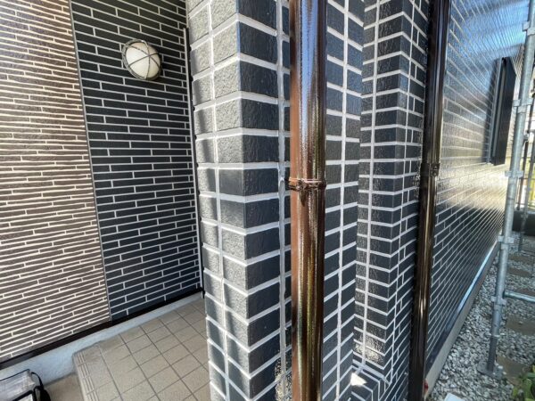 千葉県市原市T様邸　付帯塗装（軒天・縦樋塗装）