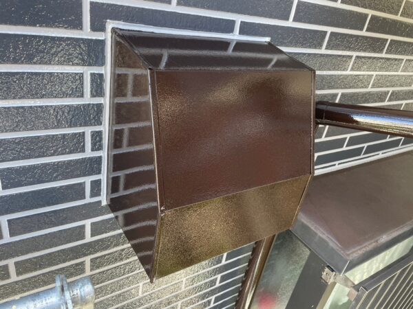 千葉県市原市T様邸　付帯塗装（スリムダクト・換気扇フード・物干し金具・水切り塗装）