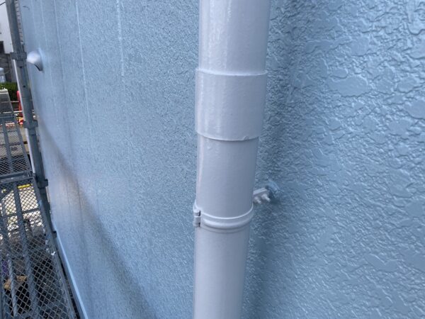 千葉県袖ケ浦市T様邸　付帯塗装（霧除け・配管塗装）