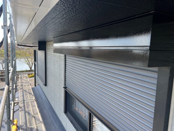 千葉県木更津市Y様邸　付帯塗装（破風板・横樋・シャッターBOX塗装）
