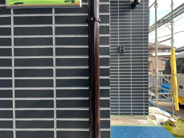 千葉県市原市O様邸　付帯塗装（縦樋・ポスト塗装）