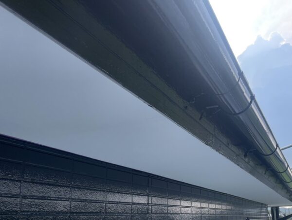 千葉県市原市H様邸　付帯塗装（破風板・横樋・縦樋・出窓塗装）