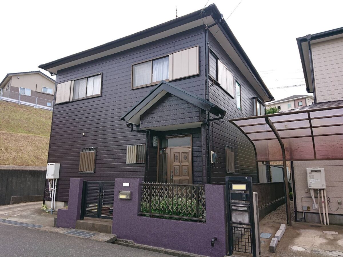 落ち着きの中に華やかさを。シックで大人な印象に