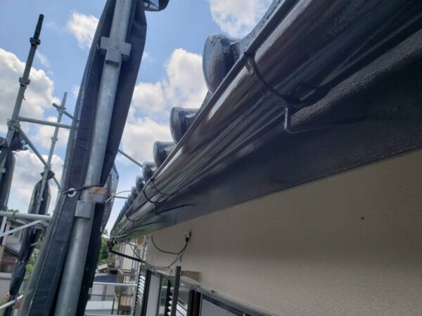 千葉県市原市I様邸　付帯塗装（破風板・横樋・縦樋塗装）